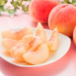 Babcock Peach Tree -Blooming Yard Babcock Peach 2